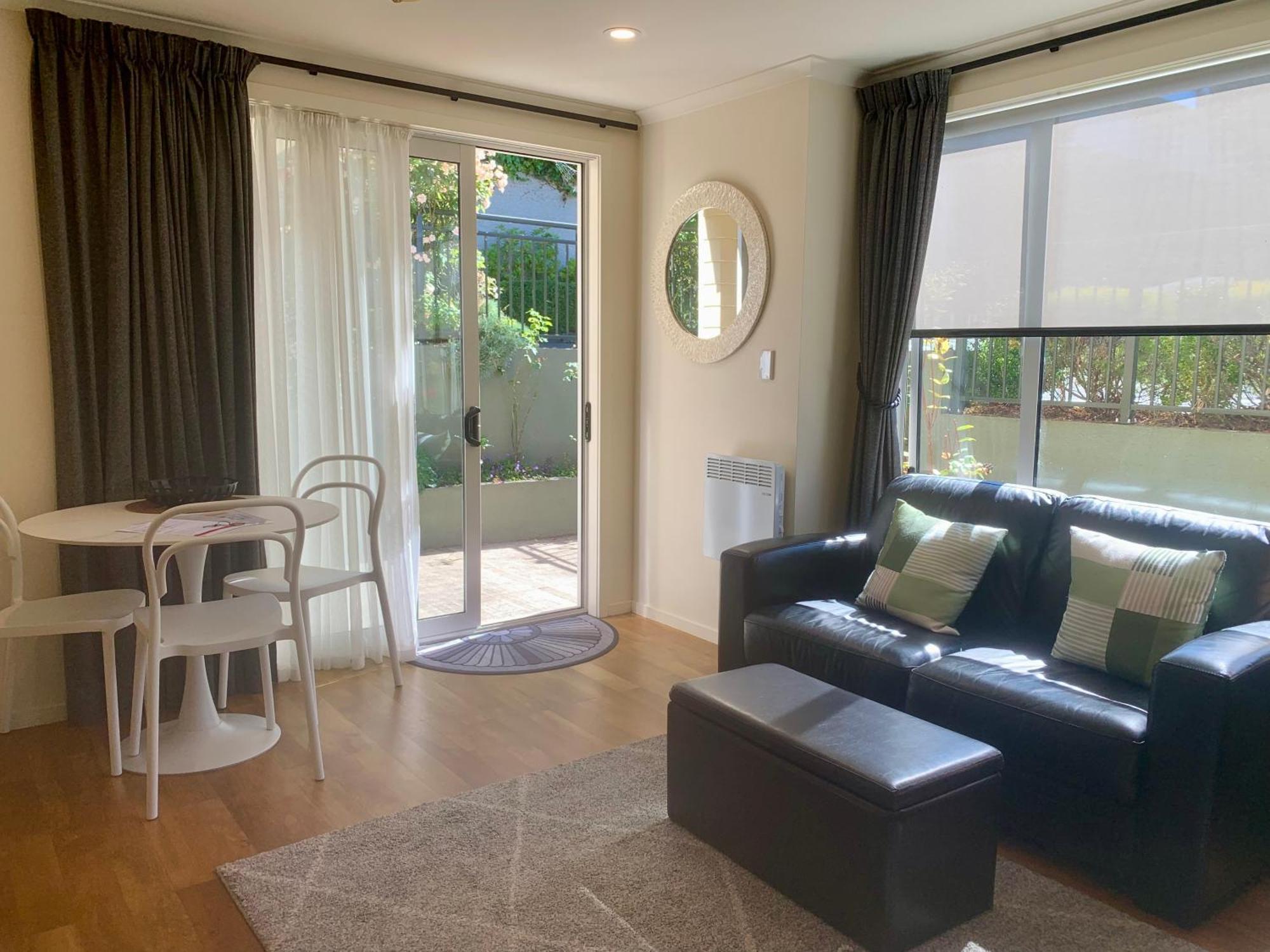March Apartments Dunedin Luaran gambar